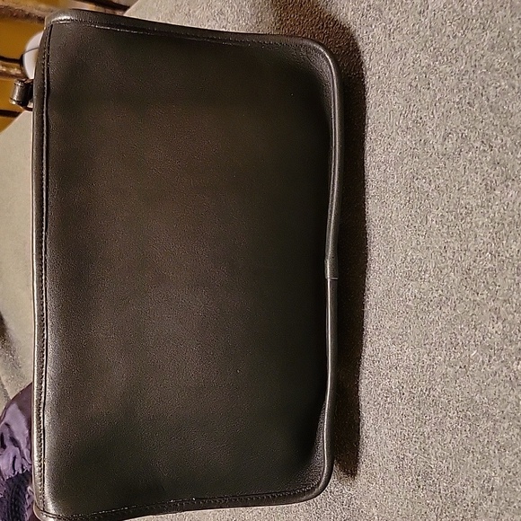 Coach vintage black soft leather bag w/wrist strap, original Coach hangtag - Picture 4 of 8